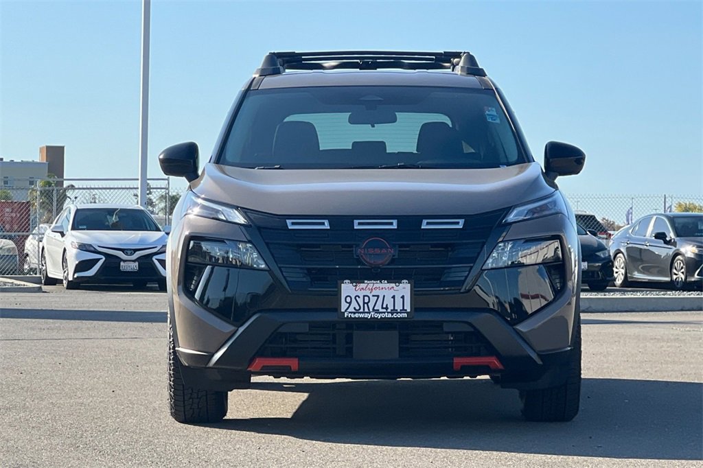 Used 2025 Nissan Rogue SV image 11