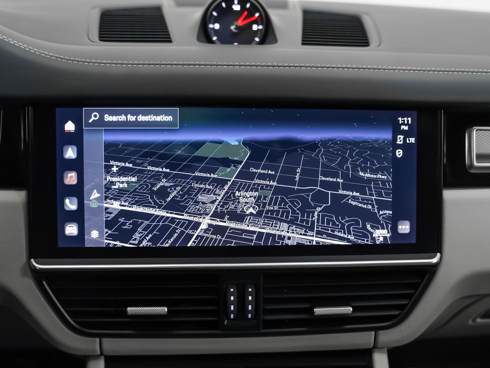 Used 2023 Porsche Cayenne Platinum Edition image 22