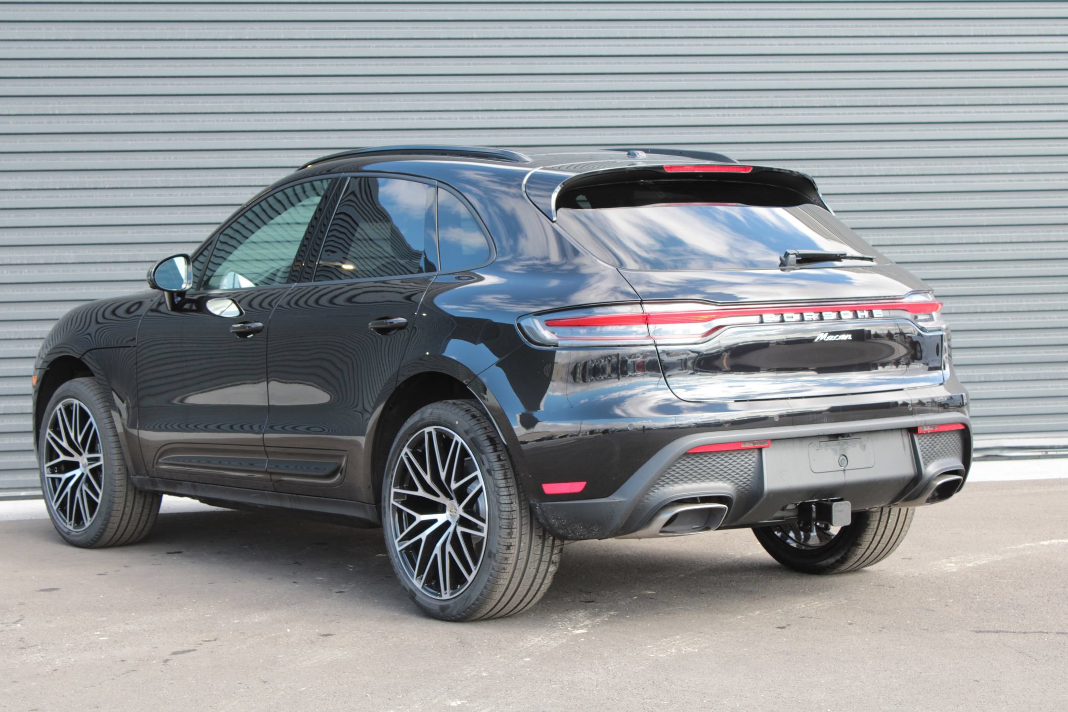 New 2026 Porsche Macan AWD/4WD image 3