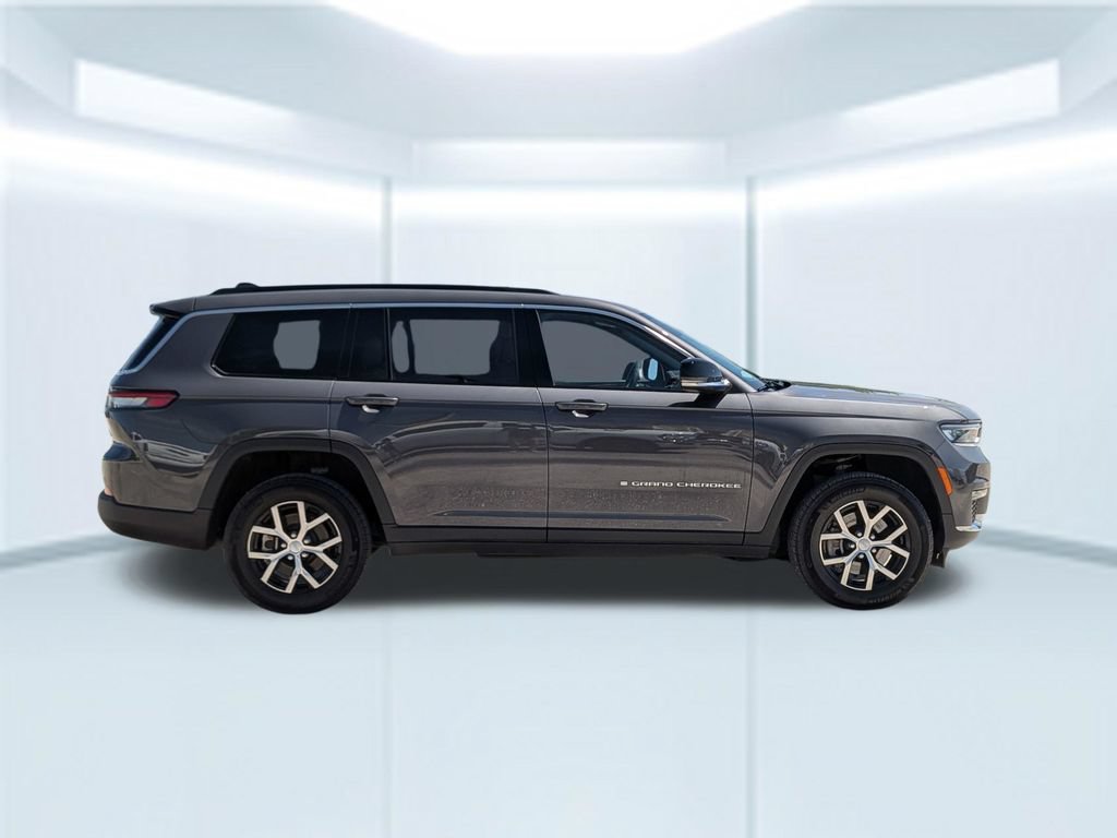 Used 2025 Jeep Grand Cherokee L Limited RWD image 7