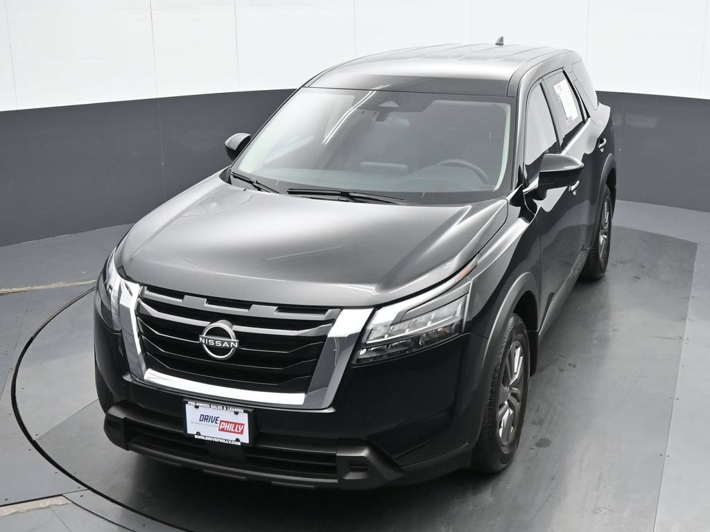 Used 2025 Nissan Pathfinder S AWD/4WD image 16