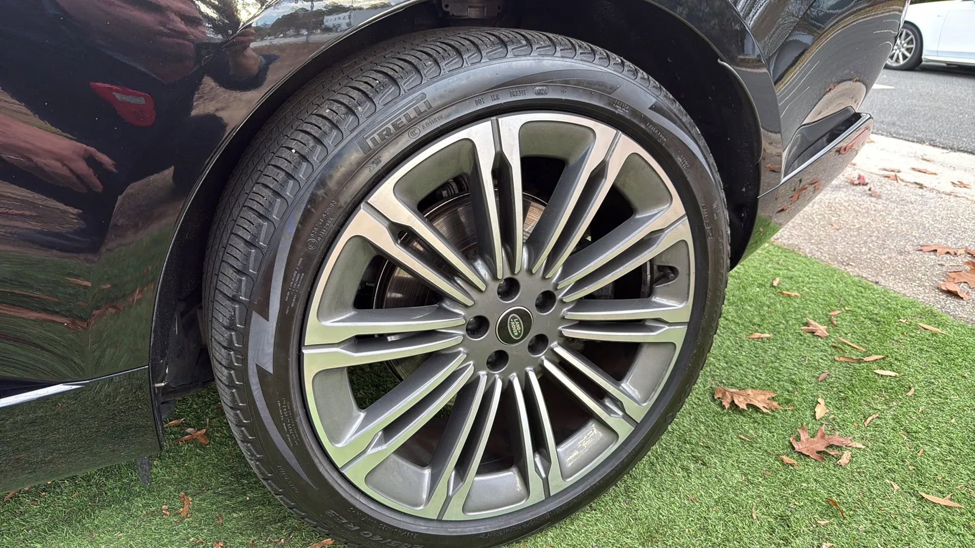 Used 2024 Land Rover Range Rover SE image 60