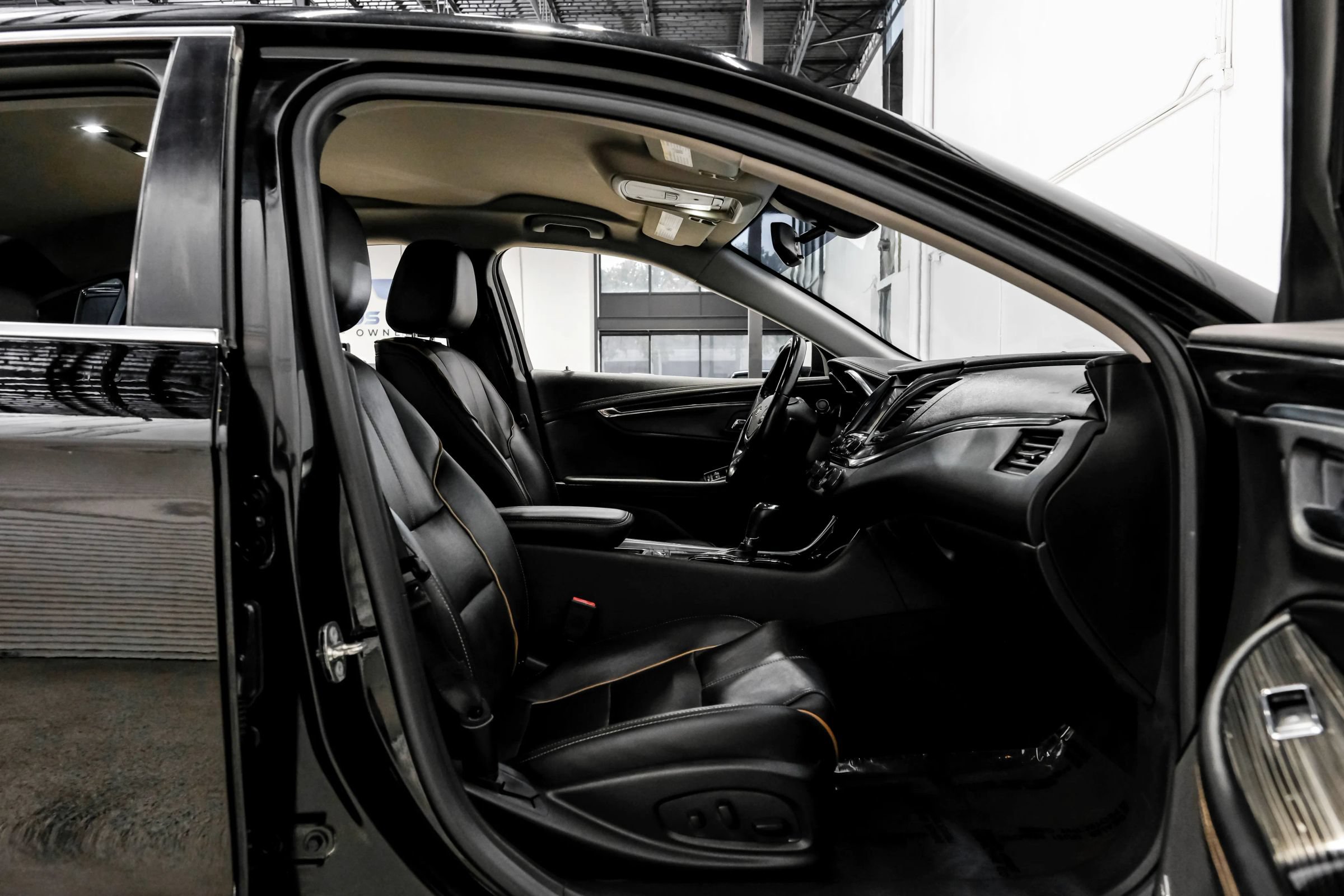 Used 2018 Chevrolet Impala Premier FWD image 40