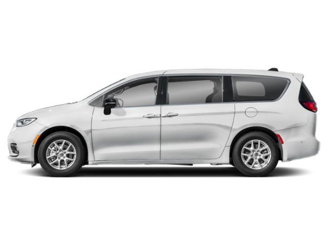 Used 2025 Chrysler Pacifica Select image 3