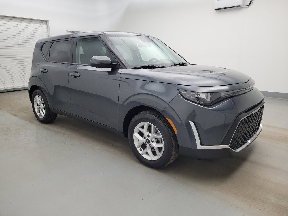 Used 2025 Kia Soul LX FWD image 11