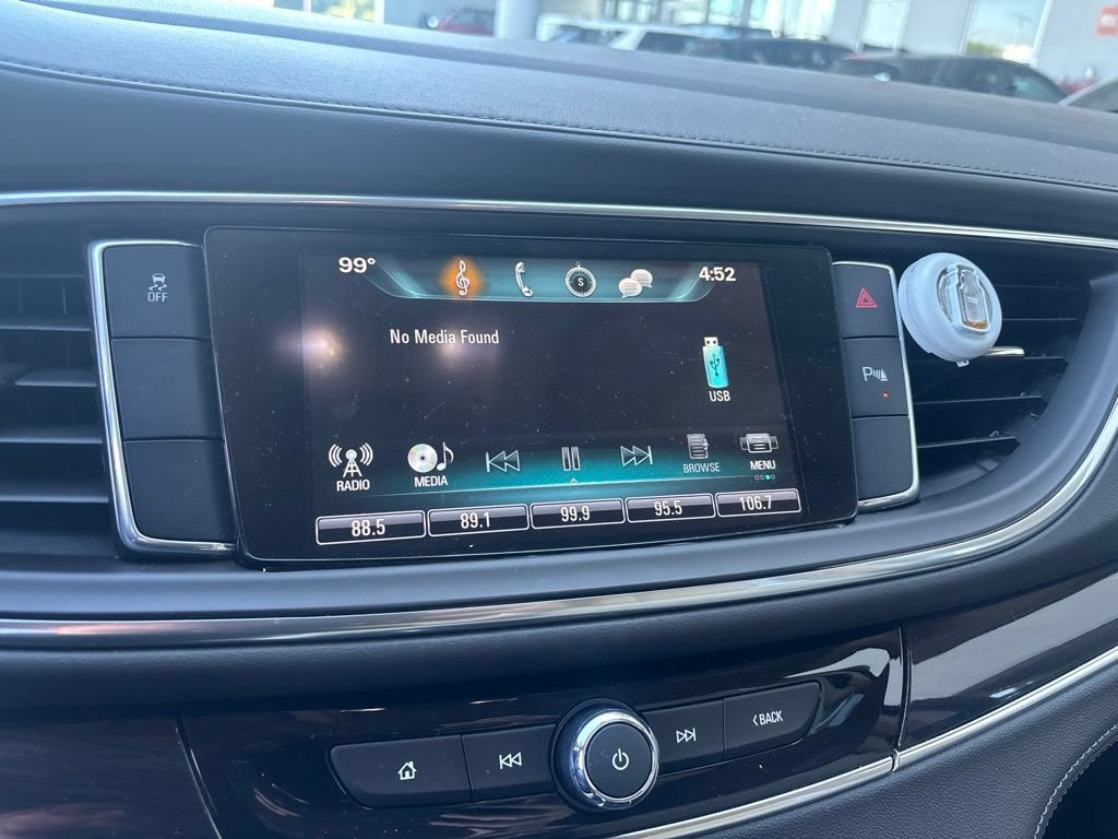Used 2019 Buick Enclave Essence FWD image 4