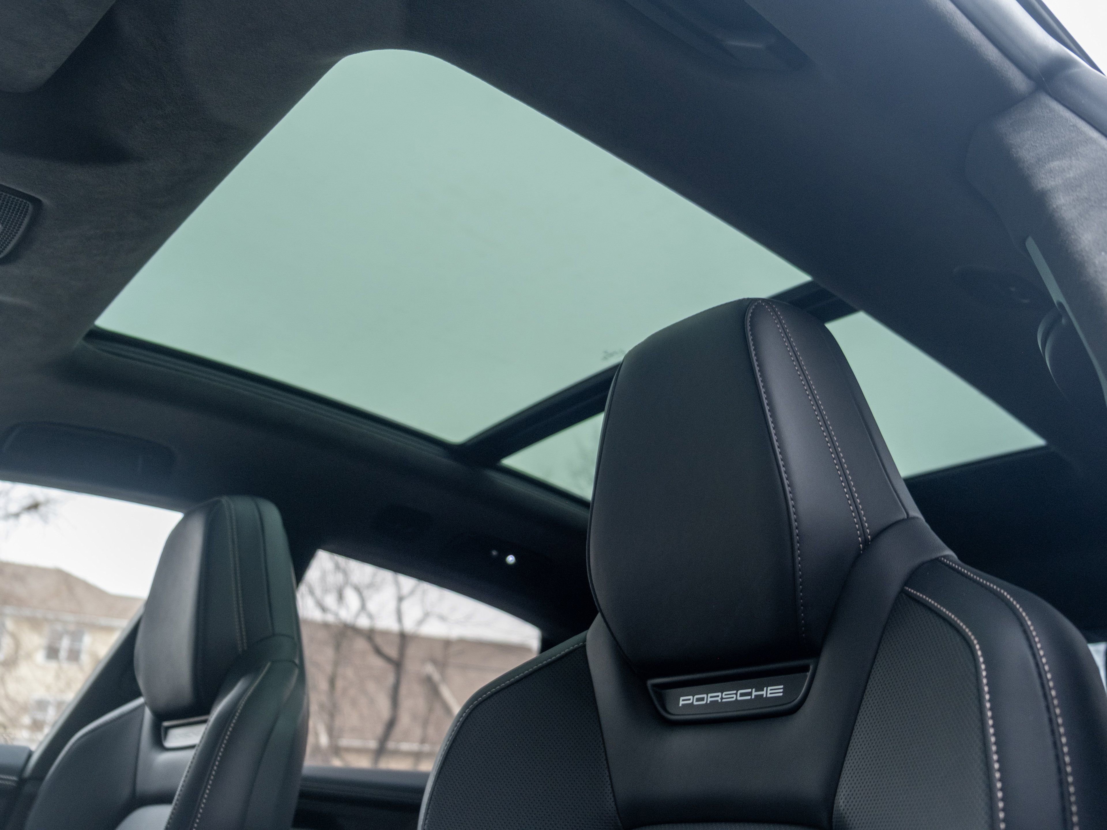 Certified 2025 Porsche Macan Turbo Electric image 21