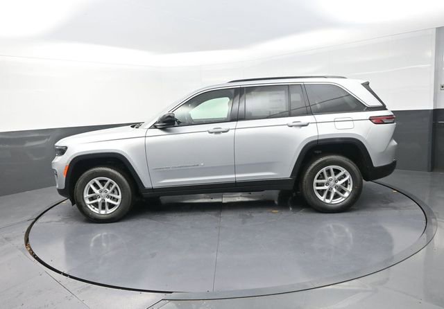 New 2025 Jeep Grand Cherokee Laredo X w/ Luxury Tech Group I image 7