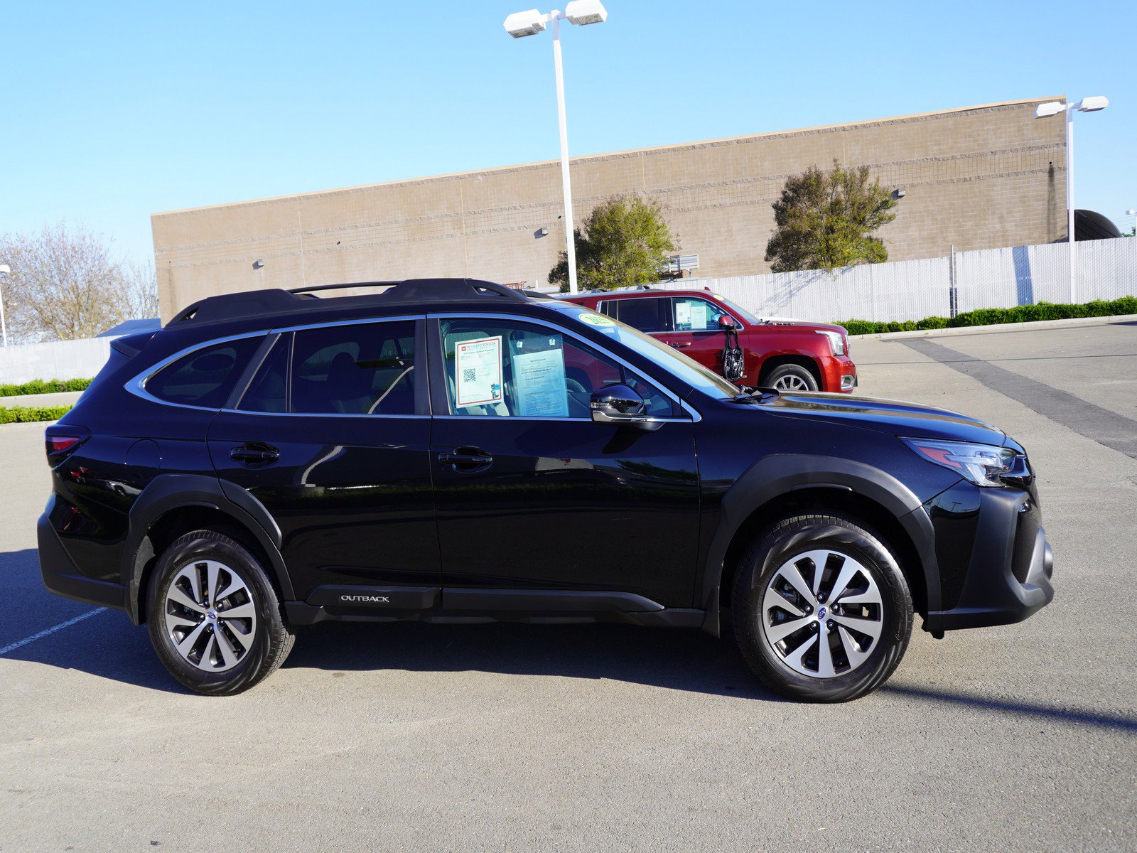 Used 2025 Subaru Outback Premium image 4