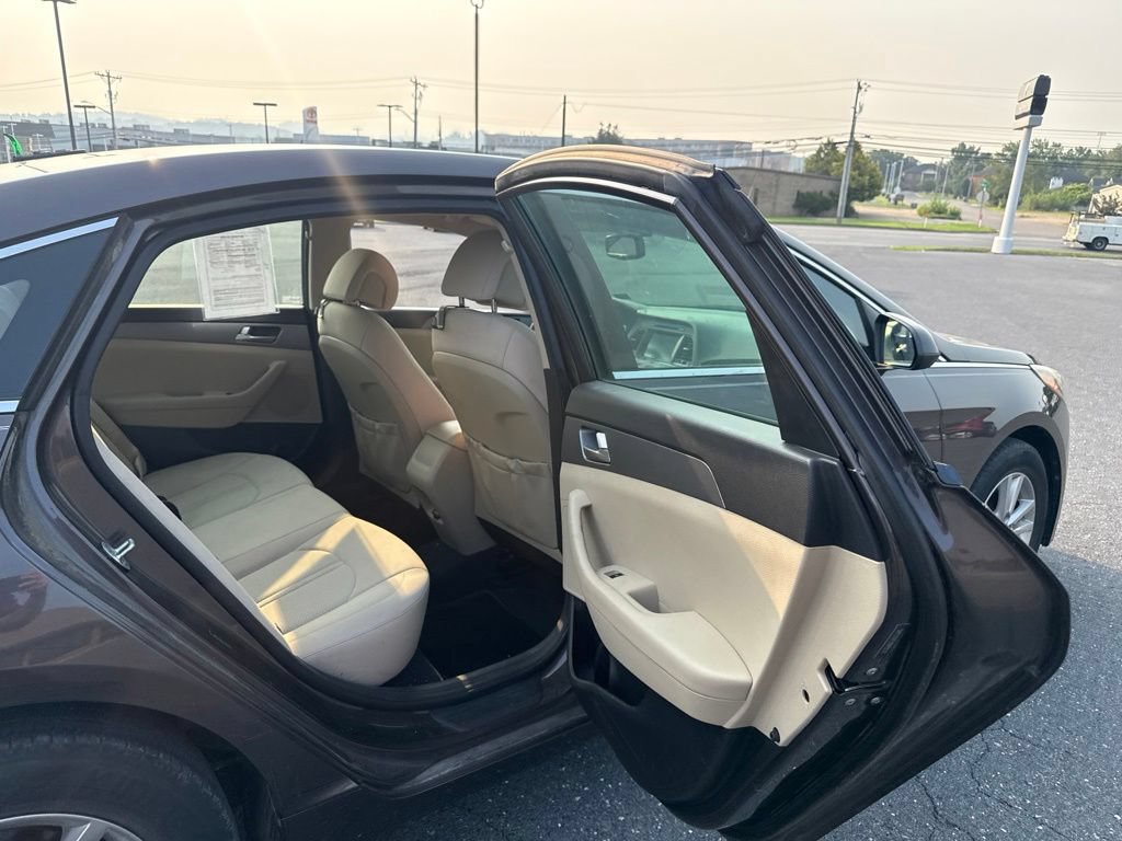 Used 2017 Hyundai Sonata SE FWD image 15