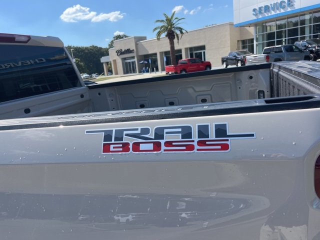 New 2026 Chevrolet Silverado 1500 Custom Trail Boss w/ LPO, Dark Essentials Package image 5