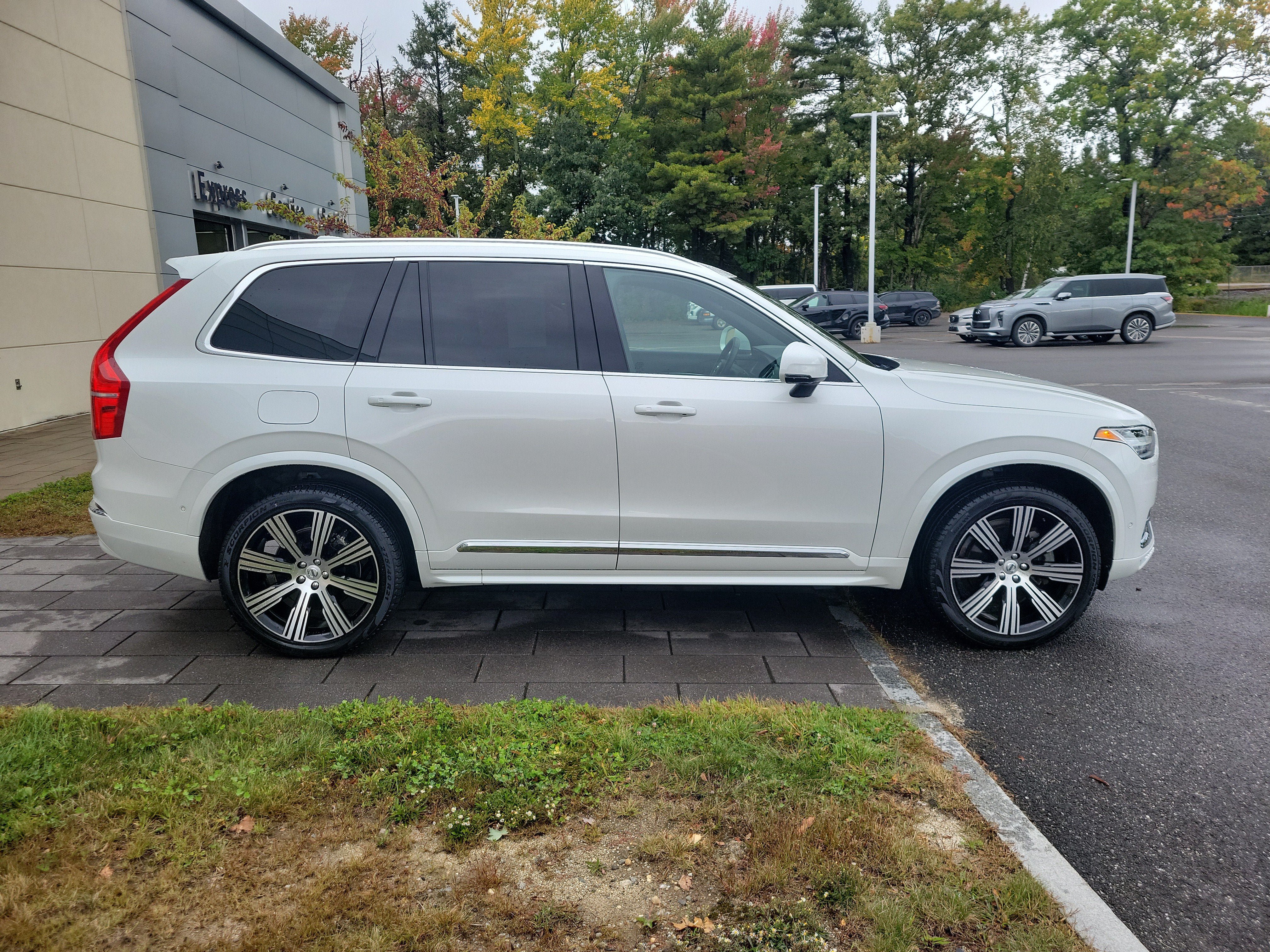 Used 2025 Volvo XC90 B6 Ultra AWD/4WD image 8