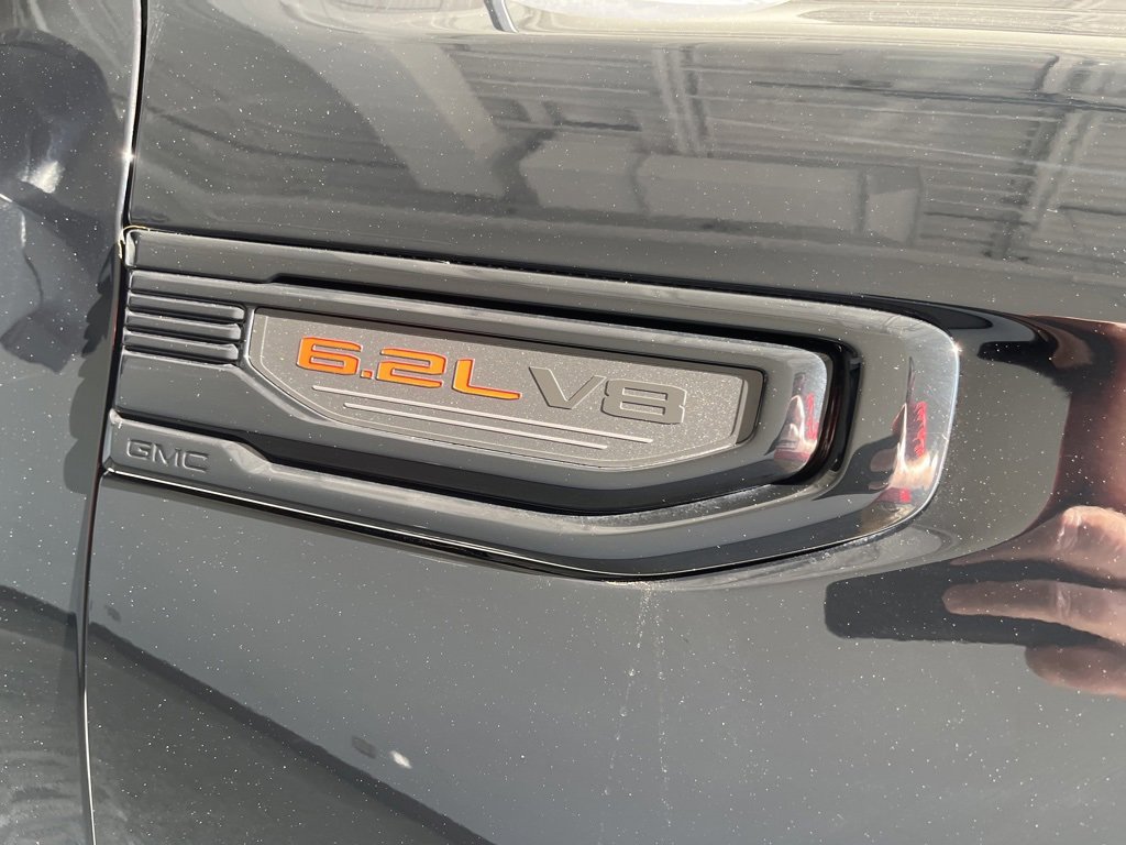 Used 2024 GMC Sierra 1500 AT4 w/ Technology Package image 9