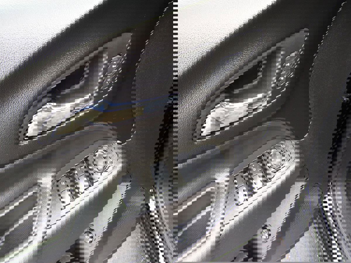 Used 2023 Chevrolet Equinox LT image 25