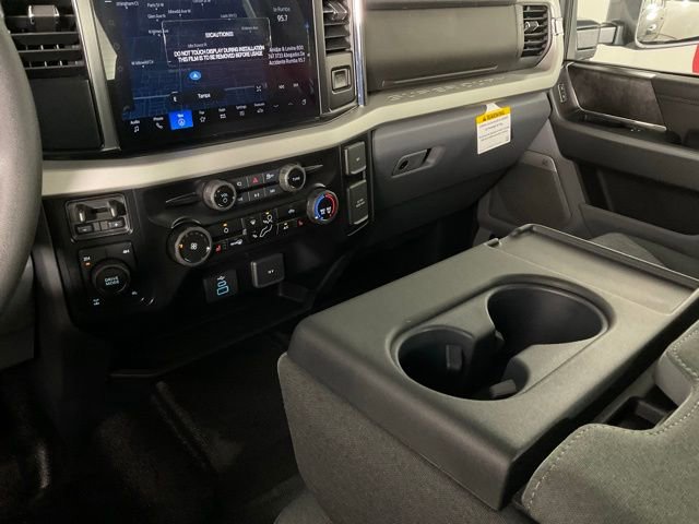 New 2026 Ford F250 XLT w/ XLT Premium Package AWD/4WD image 17