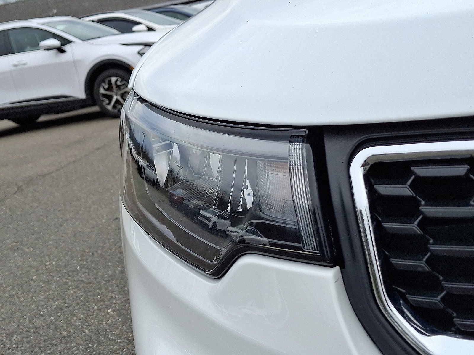 Used 2024 Jeep Compass Latitude image 9