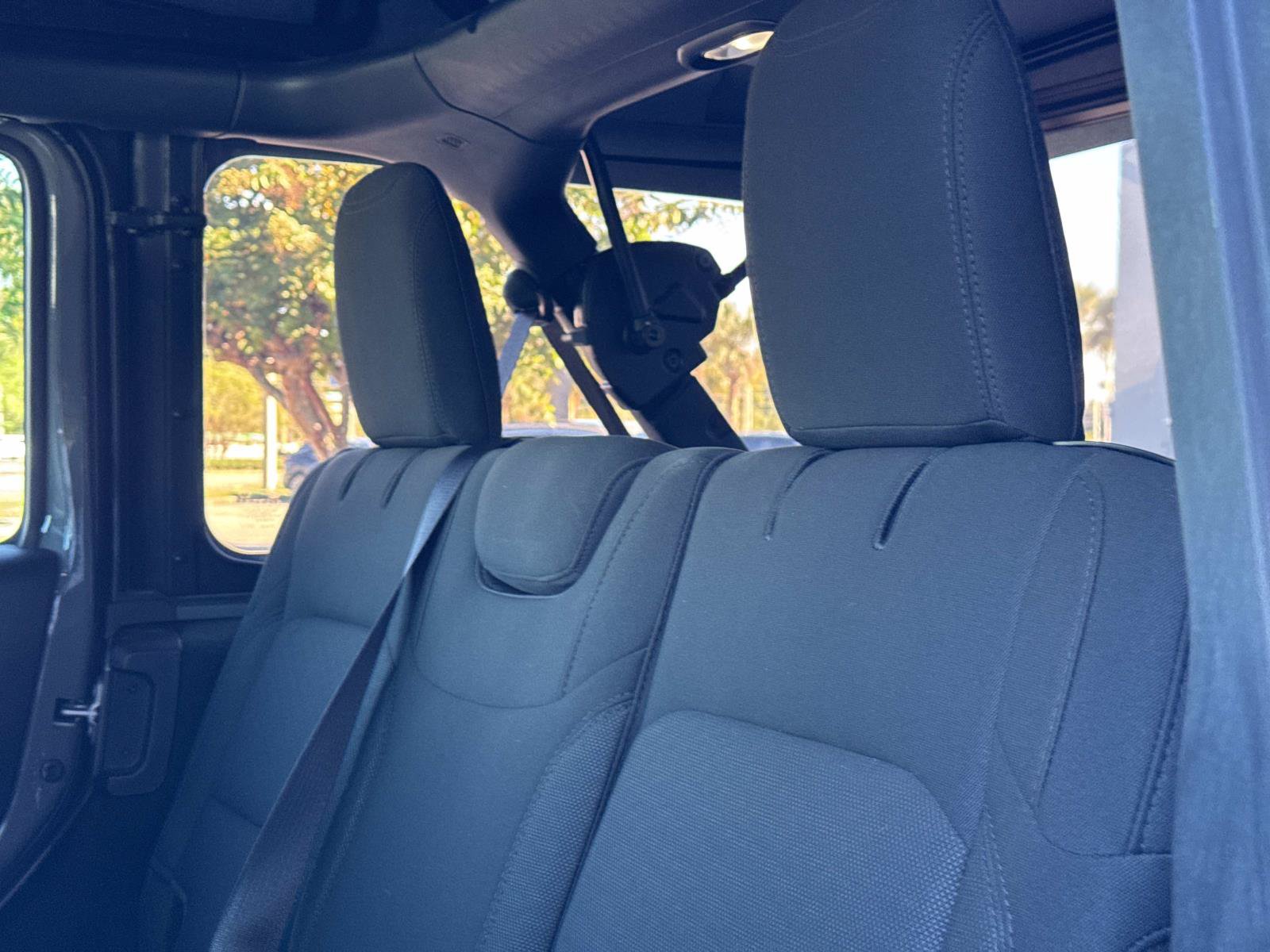 Used 2023 Jeep Wrangler Unlimited Sport AWD/4WD image 16