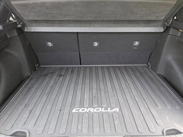 Used 2023 Toyota Corolla SE FWD image 6