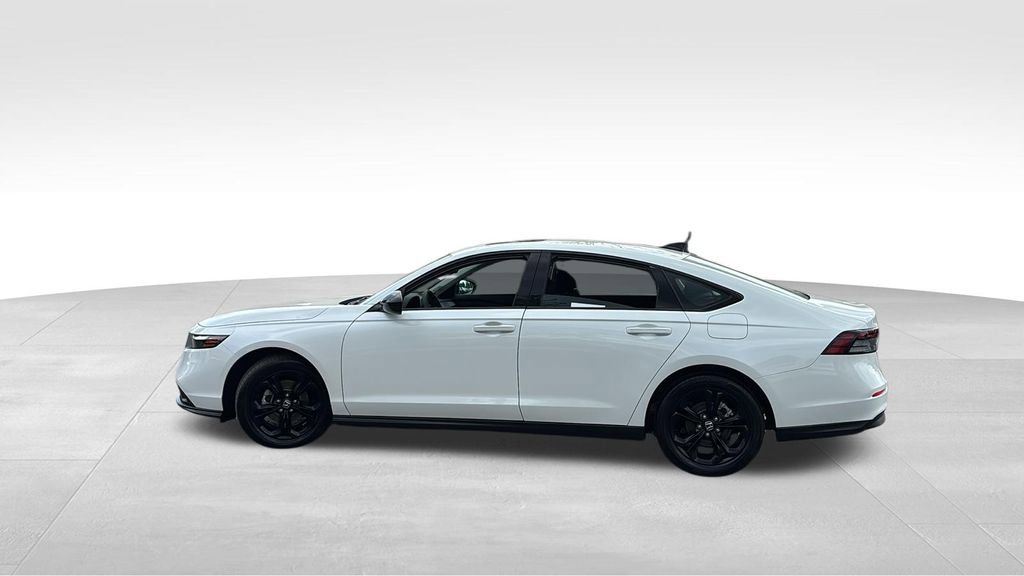 Certified 2025 Honda Accord SE image 4