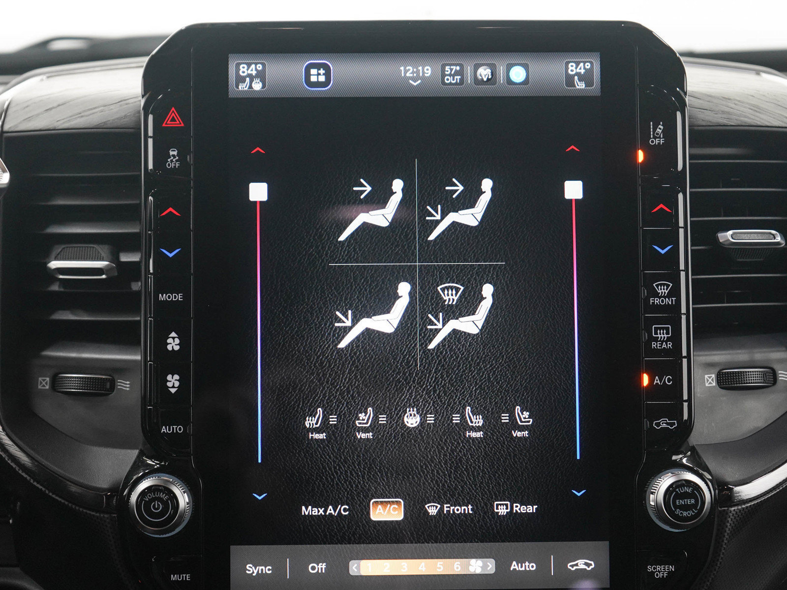 Used 2025 RAM 3500 Limited AWD/4WD image 18