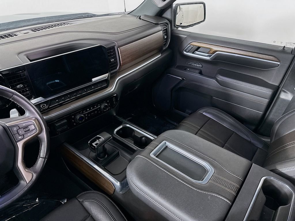 Used 2022 Chevrolet Silverado 1500 High Country w/ High Country Premium Package image 32
