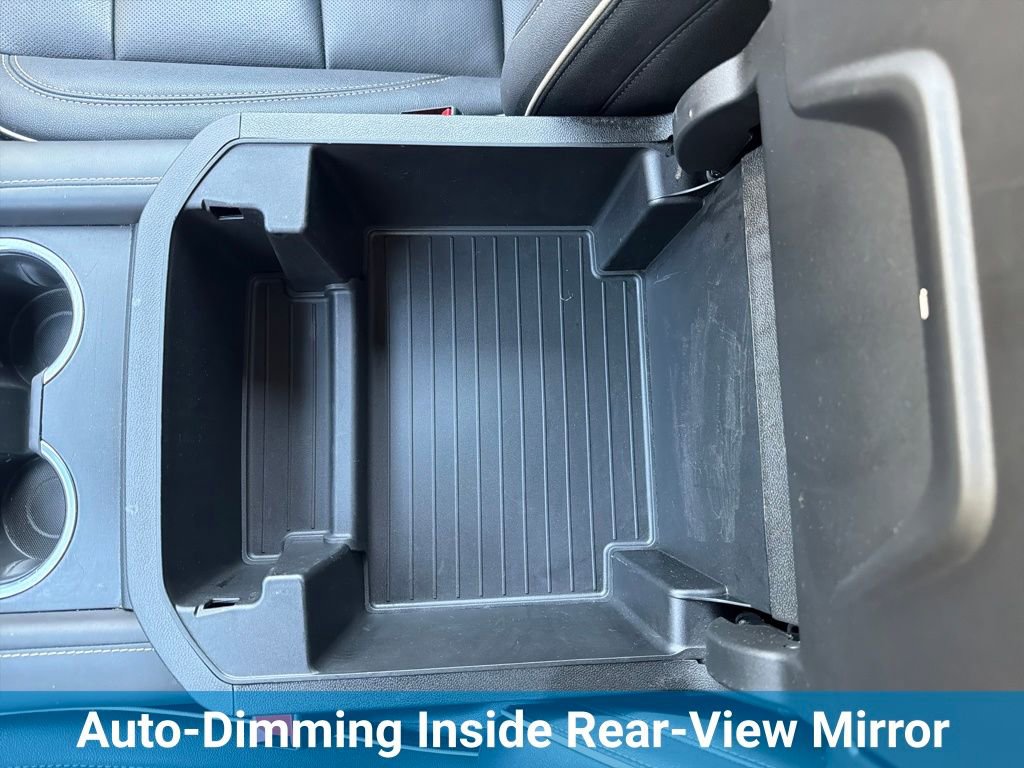 Used 2023 Chevrolet Suburban Premier image 33