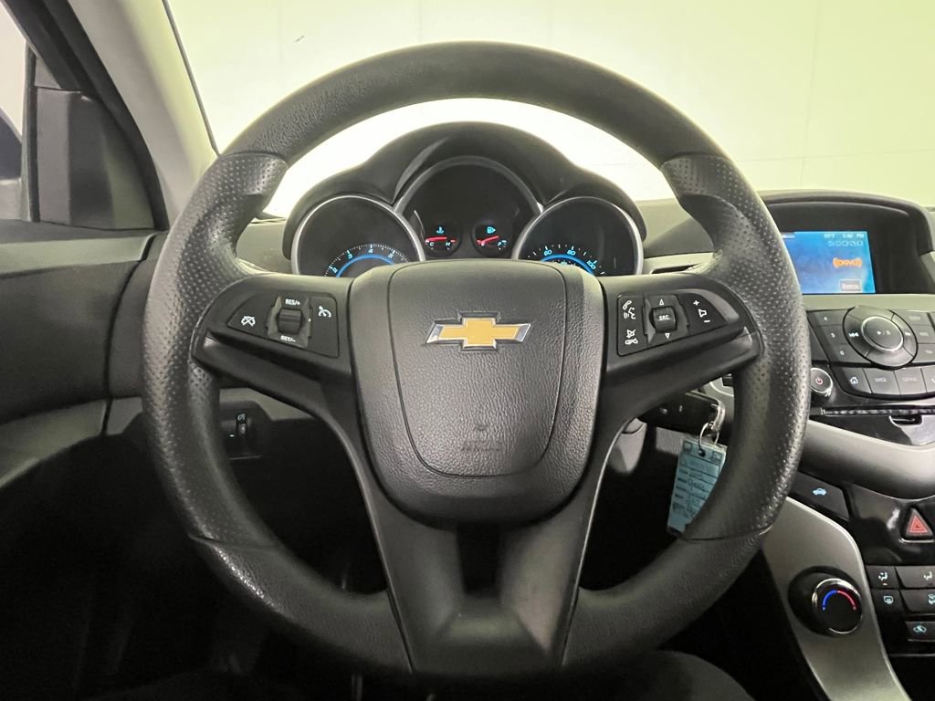 Used 2015 Chevrolet Cruze LT w/ Technology Package image 44