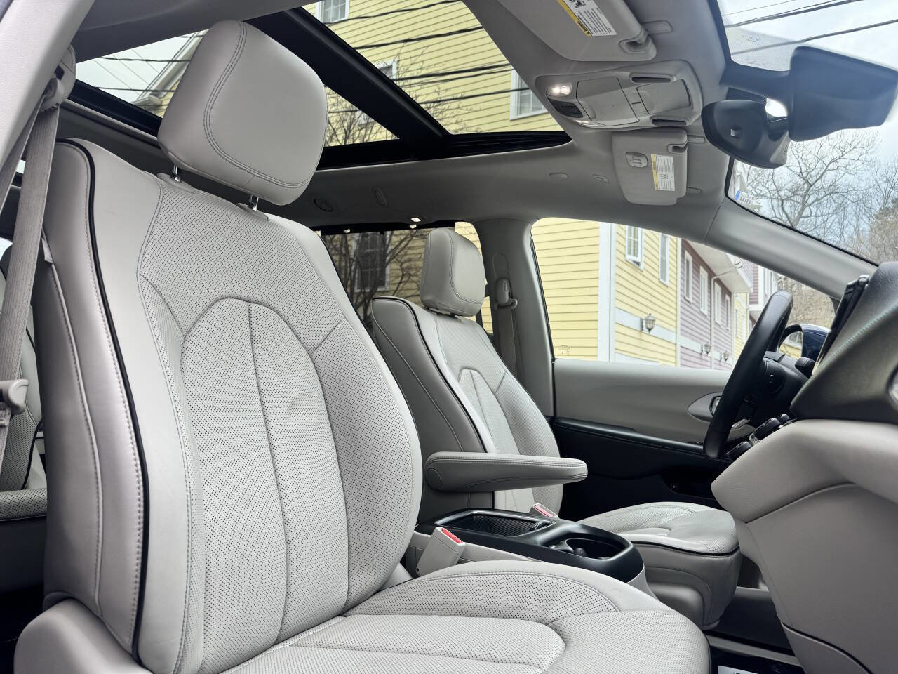 Used 2018 Chrysler Pacifica Limited w/ Advanced Safetytec Group image 16