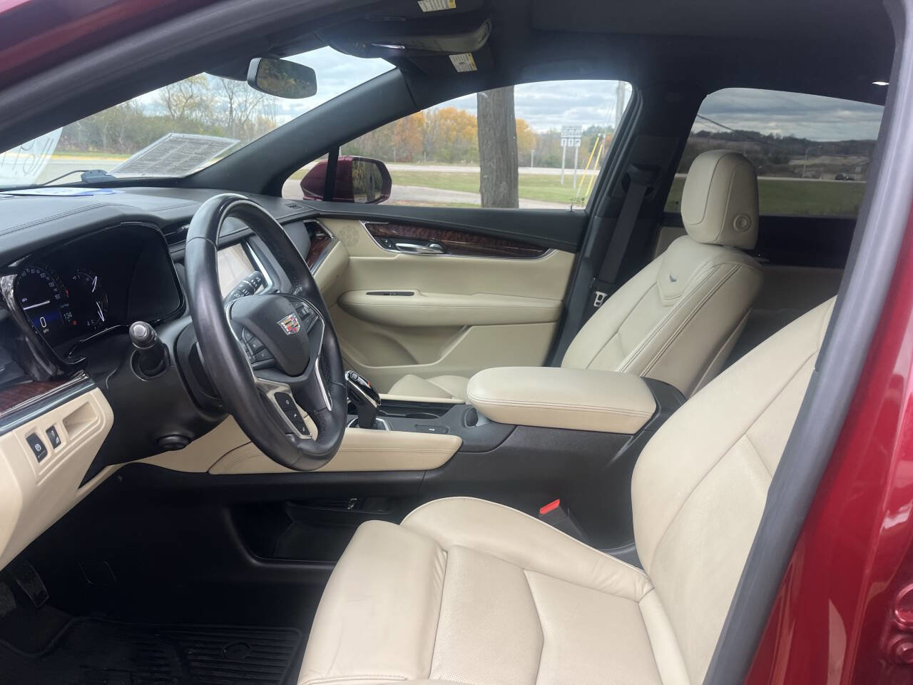 Used 2017 Cadillac XT5 Luxury w/ Driver Awareness Package image 25