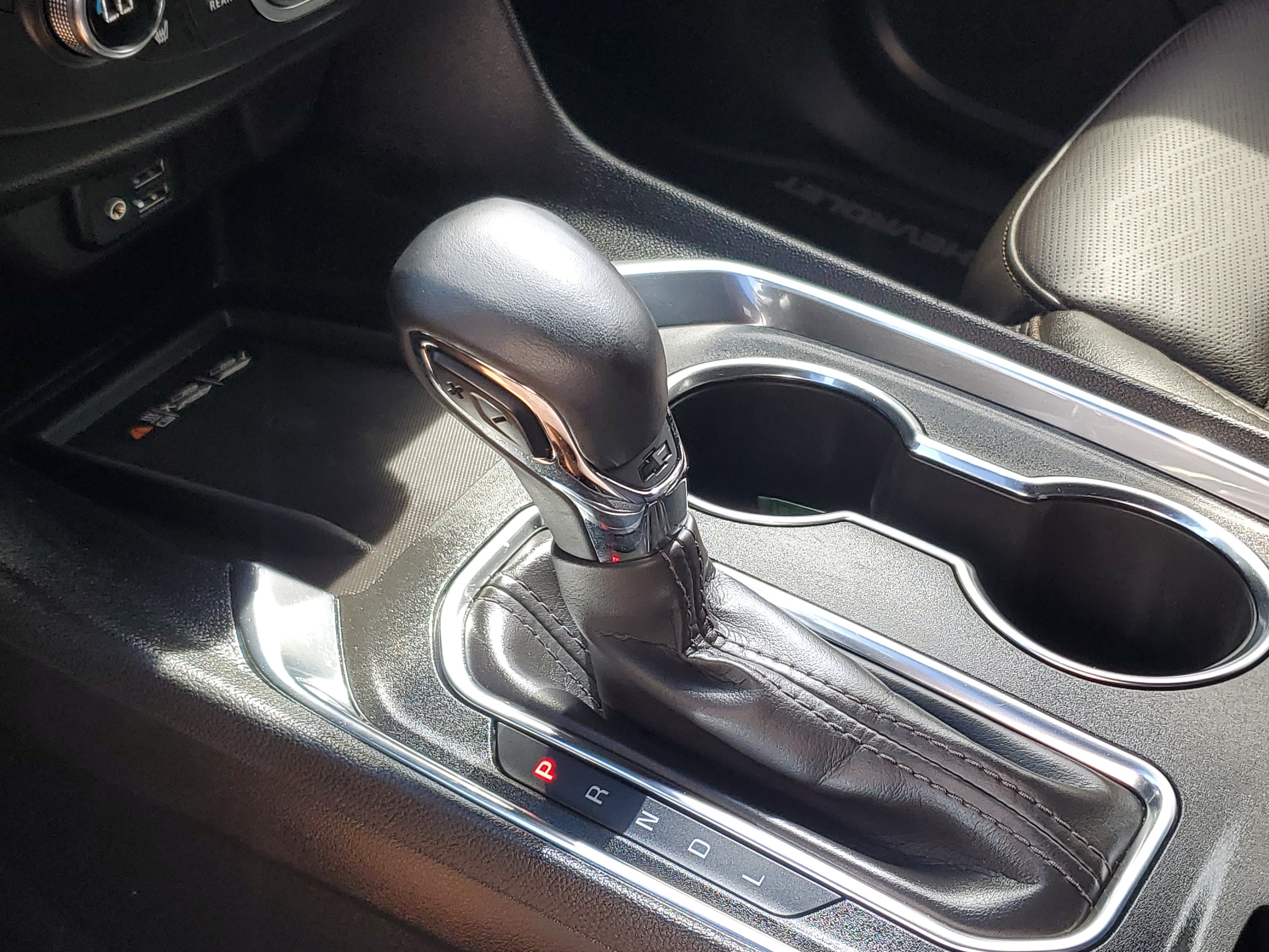 Used 2023 Chevrolet Traverse High Country FWD image 32