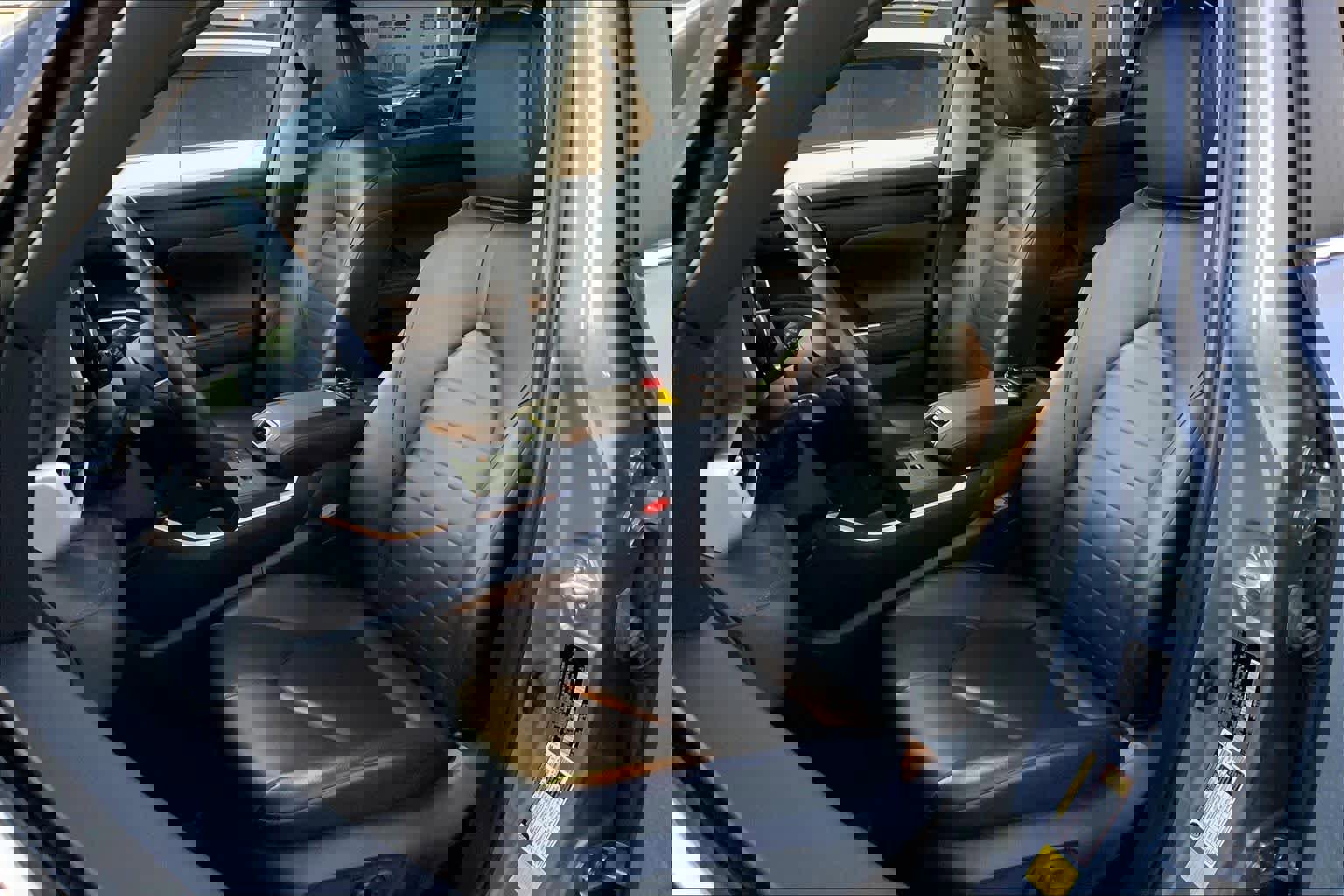 Used 2023 Toyota Highlander XLE image 8