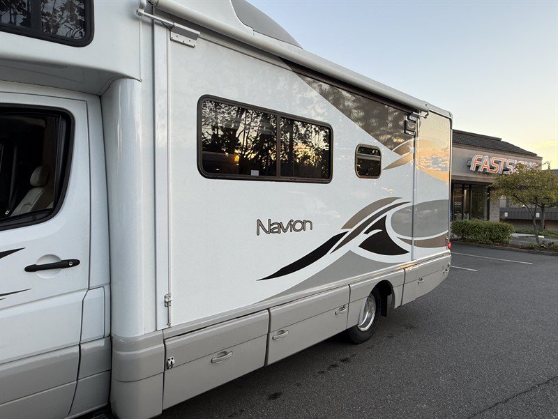 Used 2008 Dodge Sprinter 3500 RWD image 78