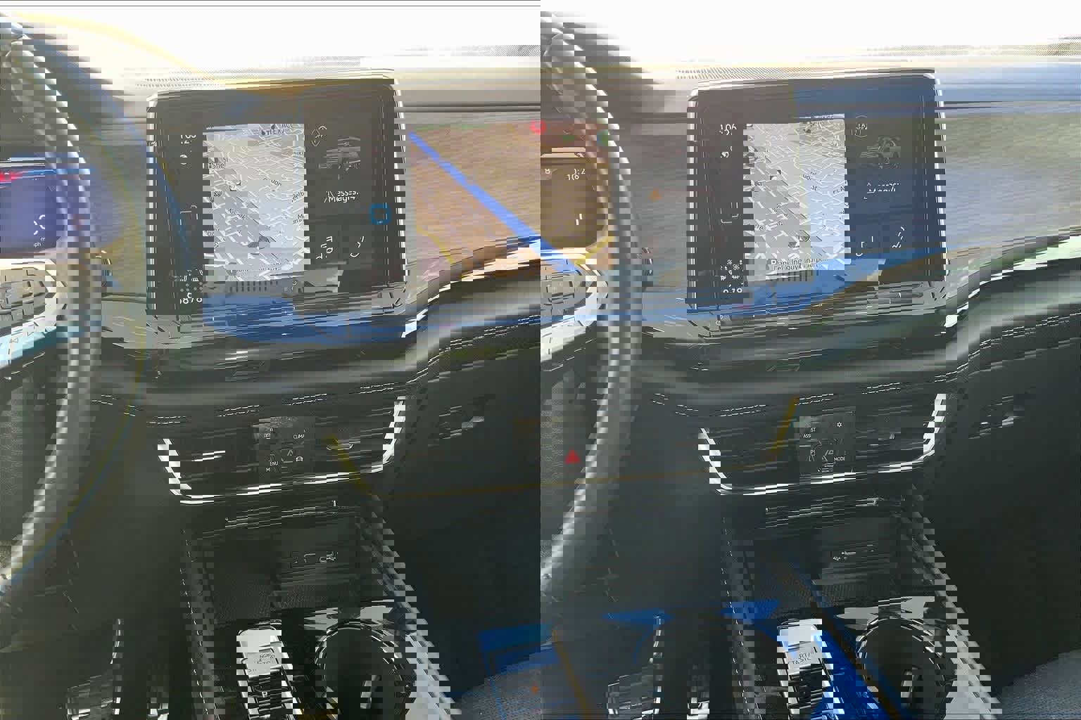 Used 2024 Volkswagen Atlas SEL Premium R-Line image 16