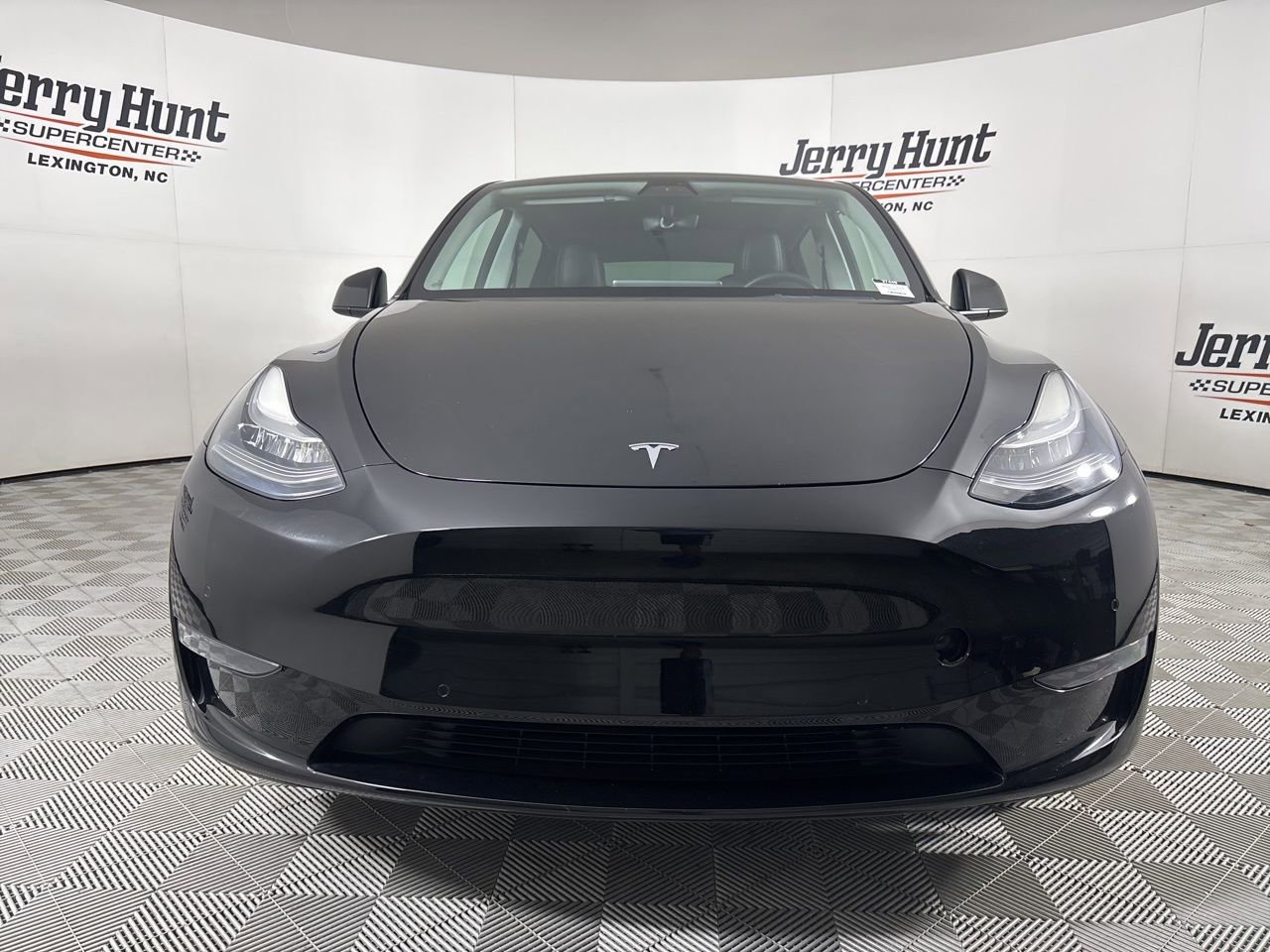 Used 2022 Tesla Model Y Long Range image 2