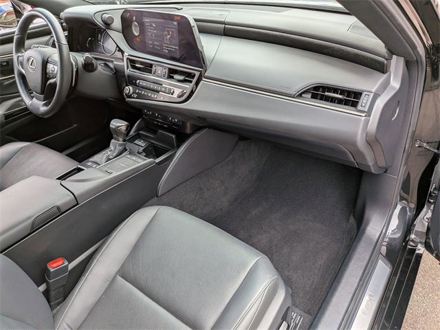 Used 2022 Lexus ES 300h w/ Premium Package image 32