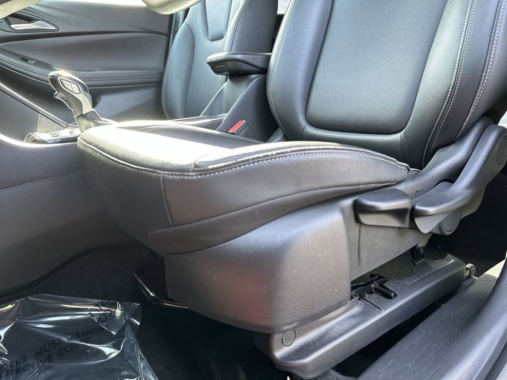Used 2024 Buick Encore GX Sport Touring image 14