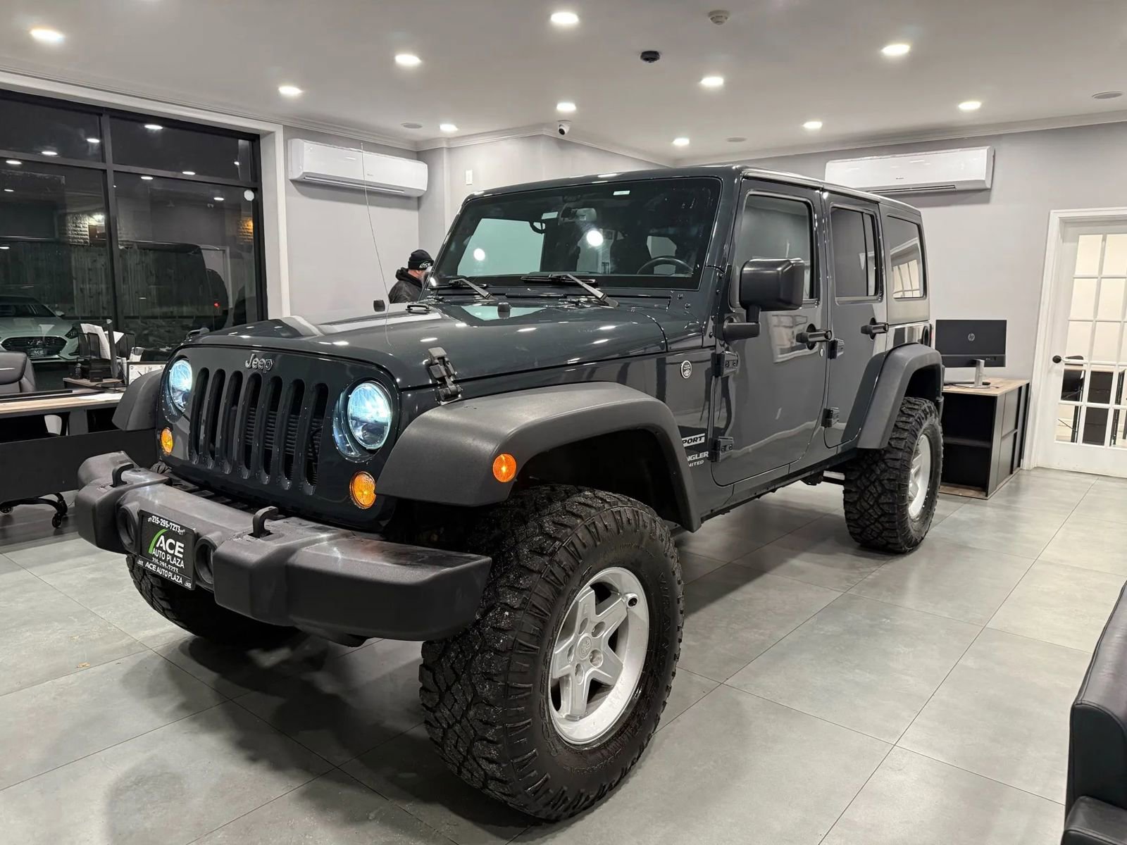 Used 2017 Jeep Wrangler Unlimited Sport w/ Quick Order Package 24S image 3