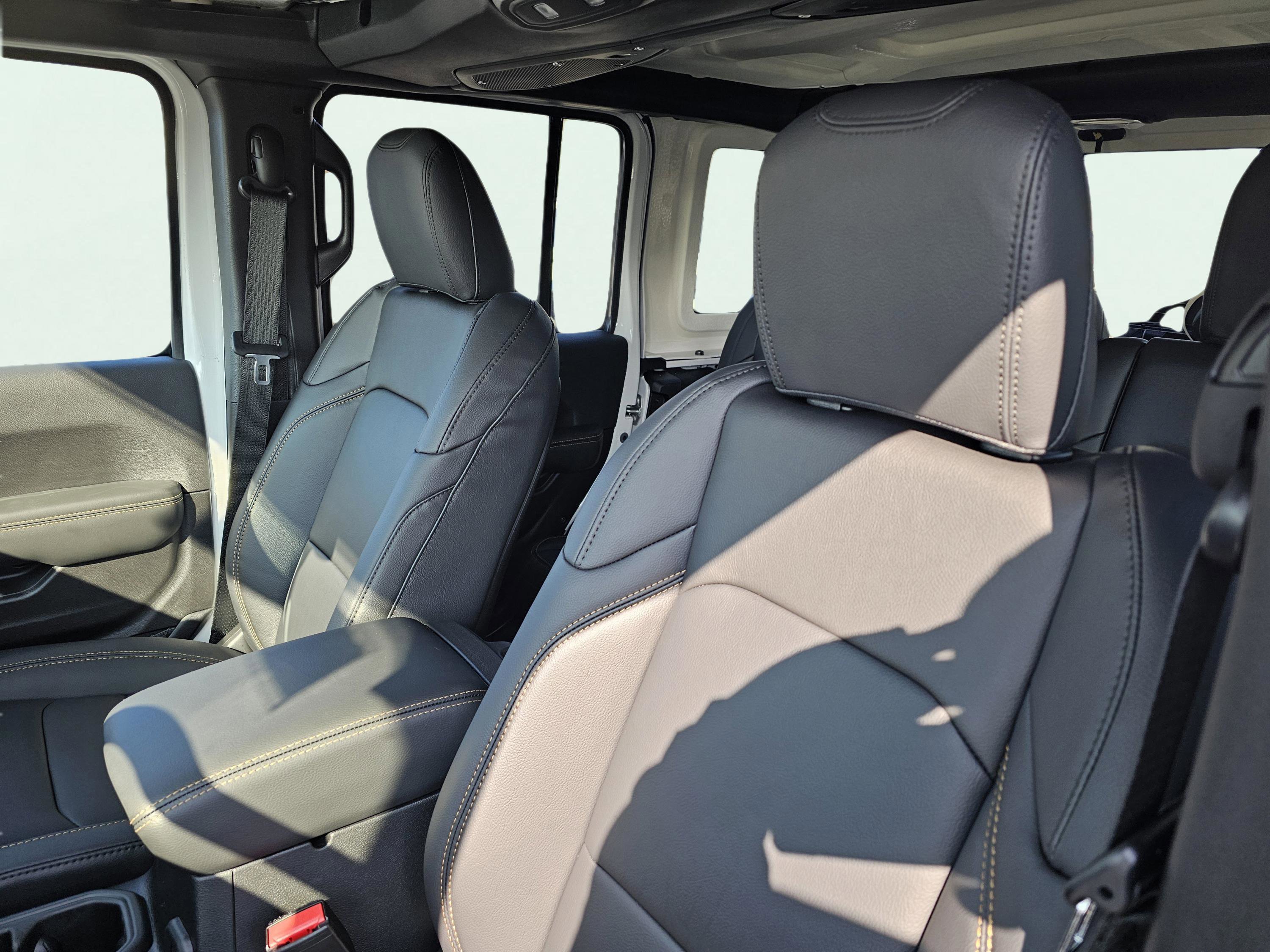 New 2026 Jeep Wrangler Unlimited Sahara AWD/4WD image 19