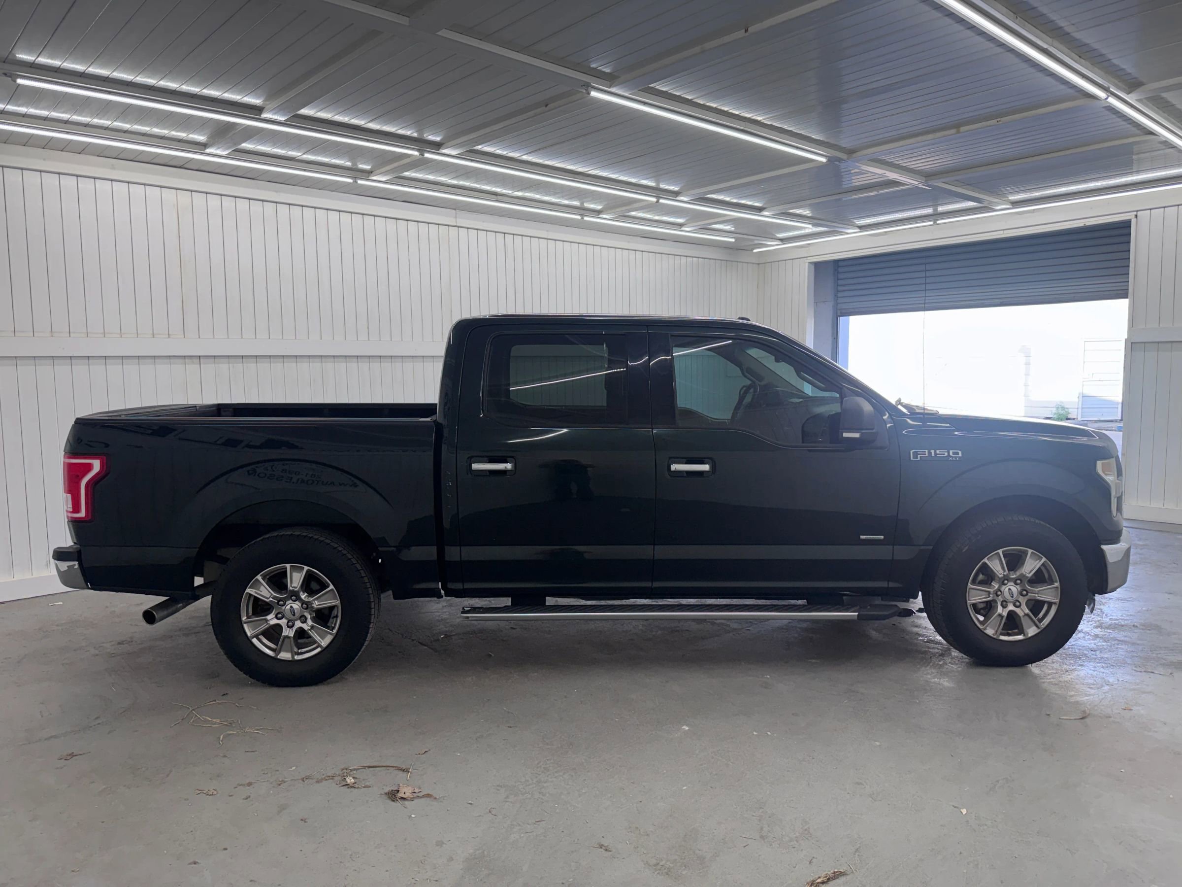 Used 2015 Ford F150 XLT w/ Equipment Group 301A Mid RWD image 4