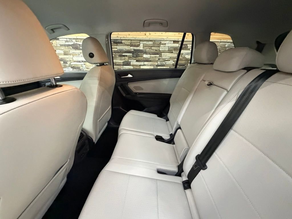 Used 2019 Volkswagen Tiguan SE w/ 3rd Row Seat Package AWD/4WD image 27
