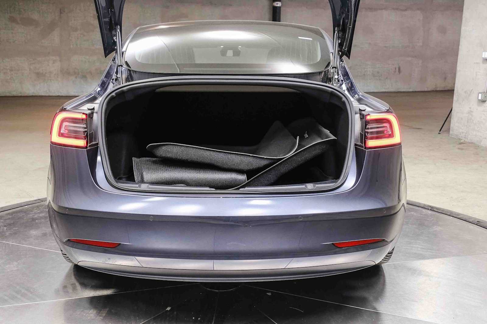 Used 2018 Tesla Model 3 Long Range RWD image 29