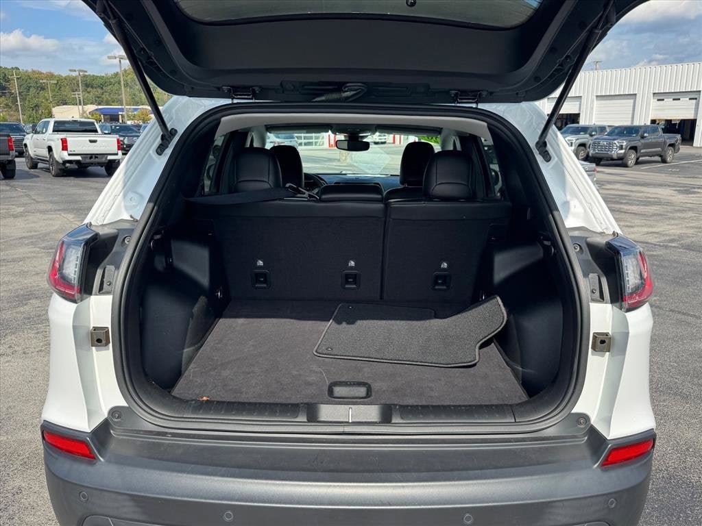 Used 2021 Jeep Cherokee Latitude Plus AWD/4WD image 19