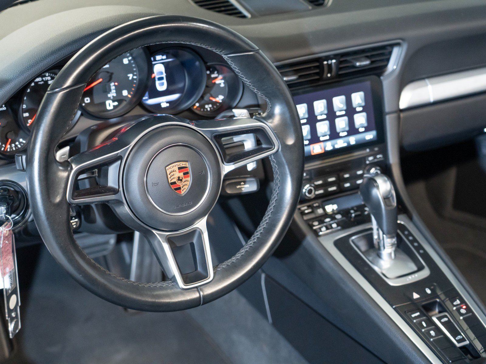 Certified 2018 Porsche 911 Targa 4 AWD/4WD image 16