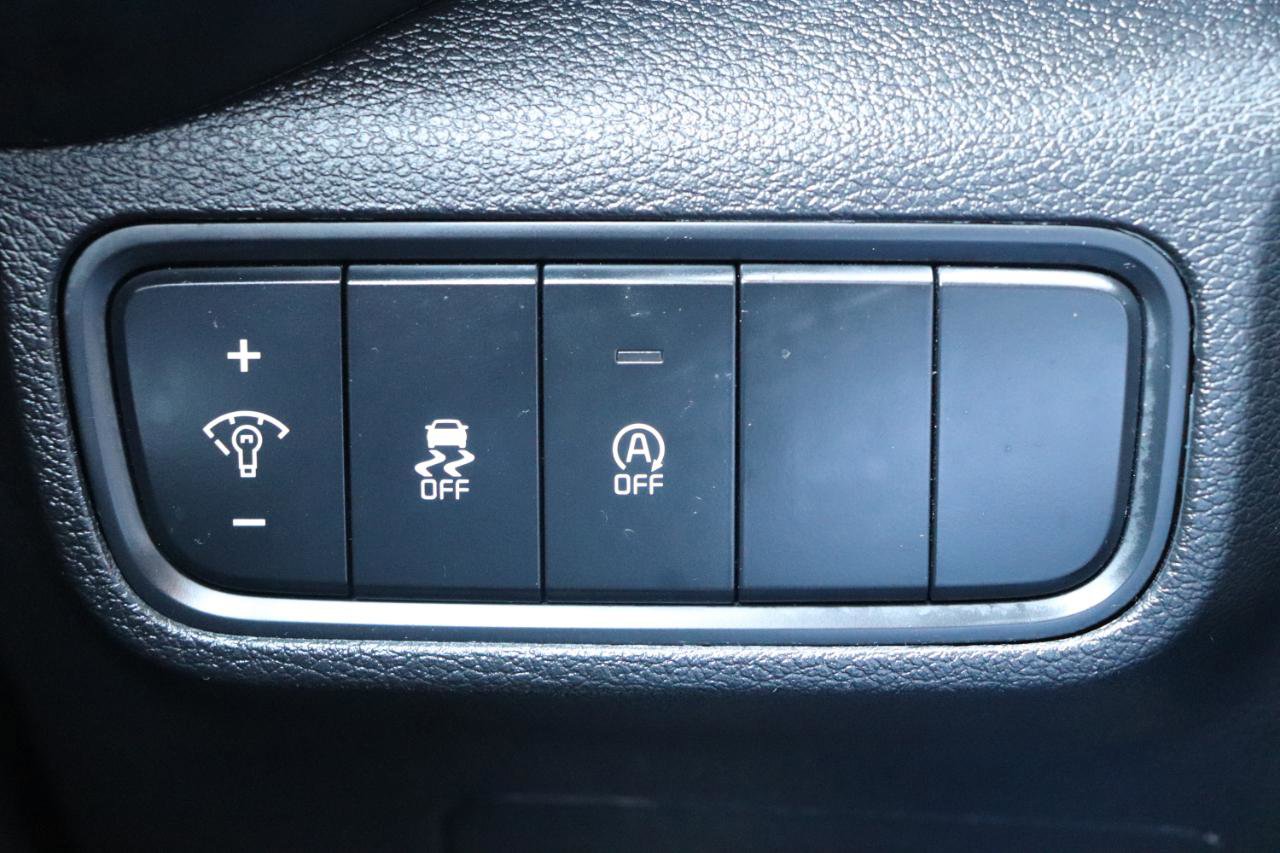 Used 2023 Kia Soul LX w/ LX Technology Package FWD image 36