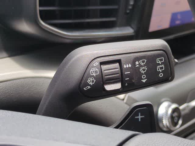 Used 2020 Ford Explorer XLT w/ Equipment Group 202A RWD image 26