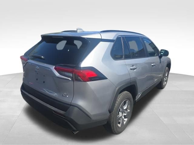 Used 2025 Toyota RAV4 LE image 7