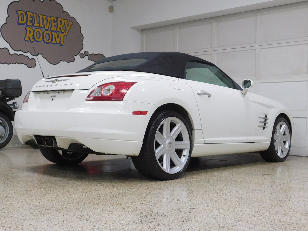 Used 2005 Chrysler Crossfire Limited RWD image 8
