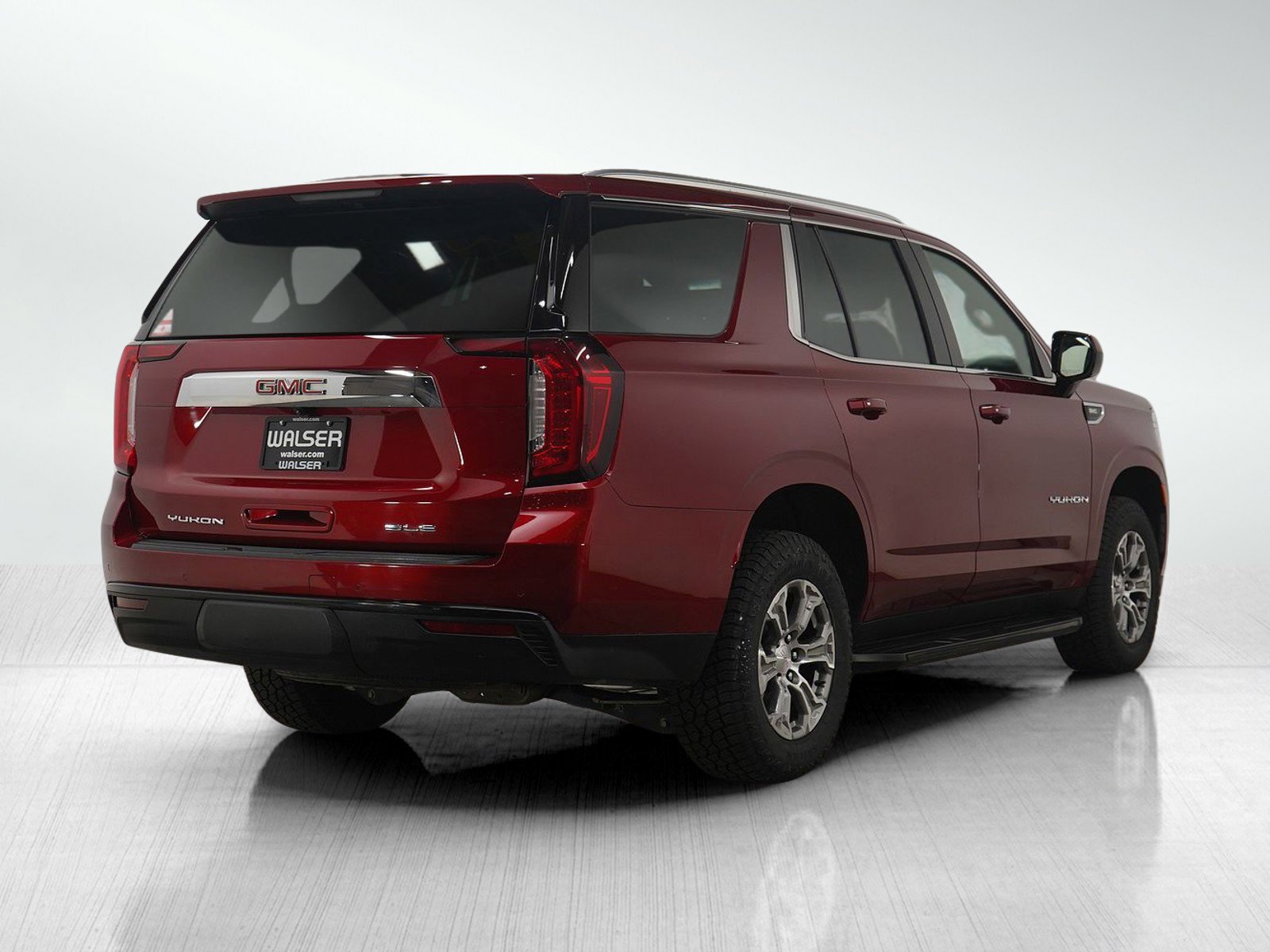 Used 2023 GMC Yukon SLE AWD/4WD image 6
