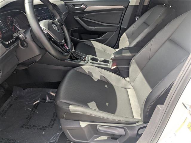 Used 2019 Volkswagen Jetta SE w/ Cold Weather Package image 15