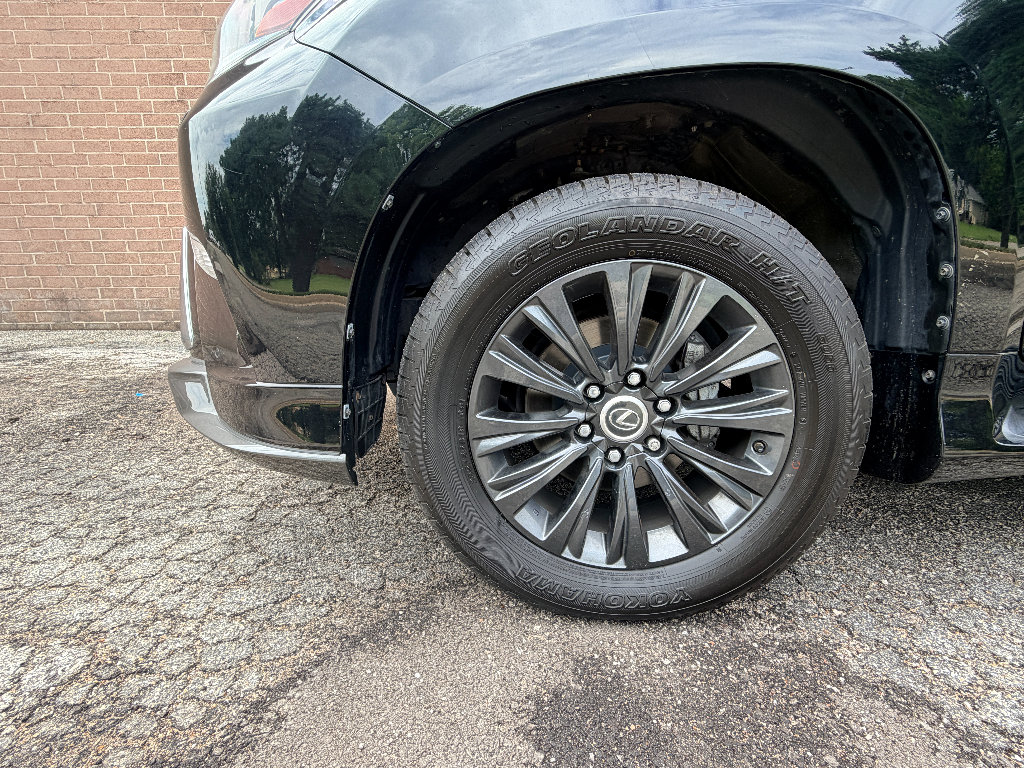 Used 2021 Lexus GX 460 Premium w/ Accessory Package AWD/4WD image 9